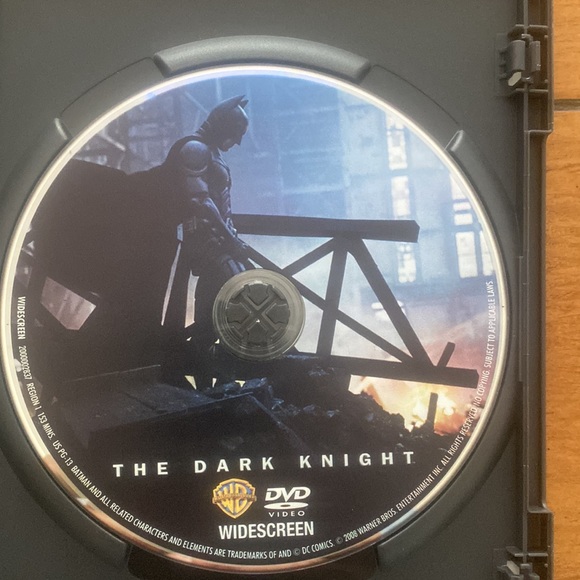 The Dark Knight DVD Widescreen Edition - Picture 5 of 6